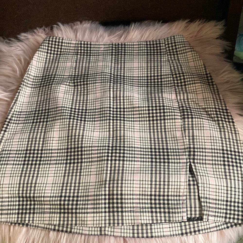 Wild Fable pink white and black patterned skirt